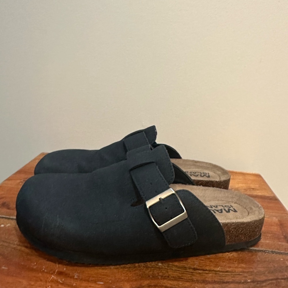 Maui Island Black Buckle Slide Clogs Mules Flat Shoes Faux Suede Slip-on